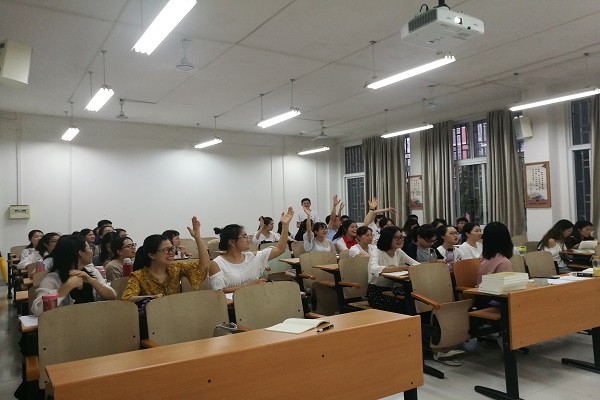 我院研究生思政专业党支部开展“扫黑除恶我先行，夯实基础勇担当”主题党日活动