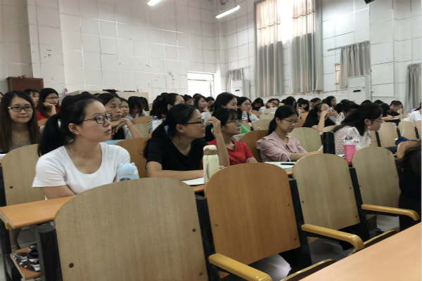 孔令启老师应邀来到马克思主义学院开展讲座