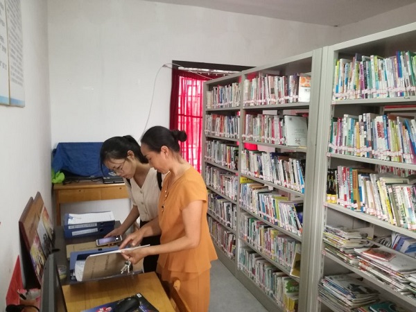农家书屋建设新路径的研究 ——马克思主义学院“印象书屋”团队调研圆满结束