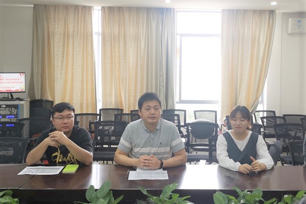马克思主义学院举办党史学习教育“我为青年做贡献”暨2021届本科毕业生就业辅导交流会
