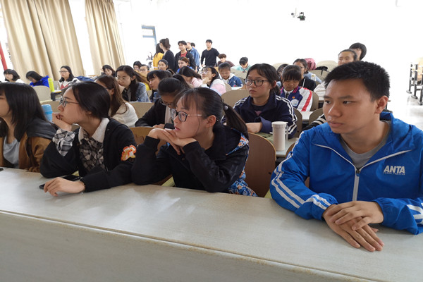 我院18思政第二团支部举办“继忆峥嵘岁月，续传五四薪火”五四系列主题团日活动