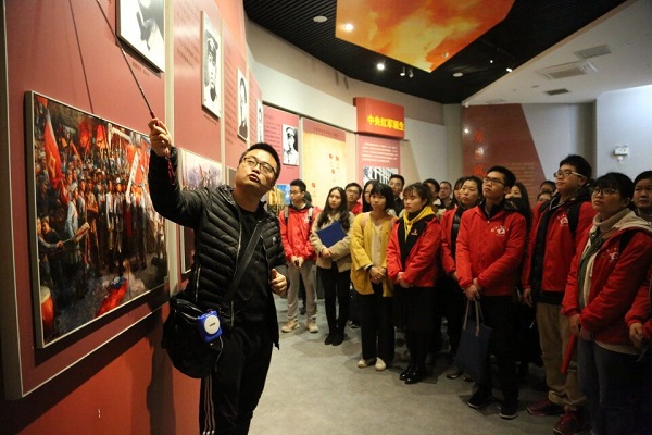 我院“青春心向党，建功新时代”主题团课活动暨纪念革命英烈活动圆满结束