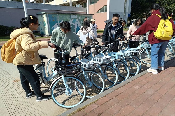 2021级思想政治教育第二团支部顺利举办“我为党旗添光彩，我为青年做件事” 主题团日活动