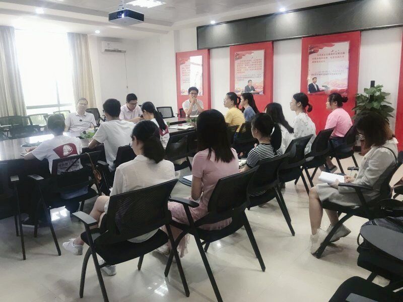 我院顺利开展学生党支部支委培训会议