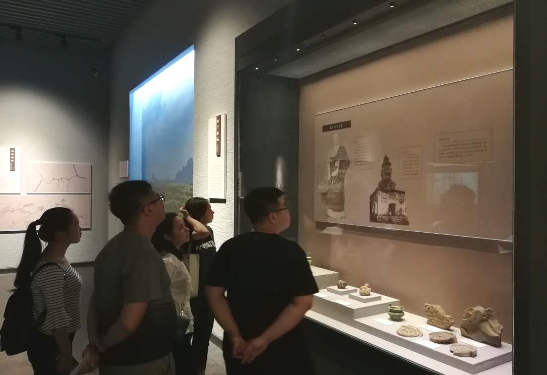 马克思主义学院组织研究生顺利开展以“文化广西，精彩桂博”为主题的社会实践活动