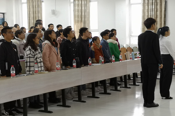 马克思主义学院2018级思想政治教育第二团支部与2018级法学第三团支部共同召开“紧跟党建步伐，共促支部齐发展”主题团日活动