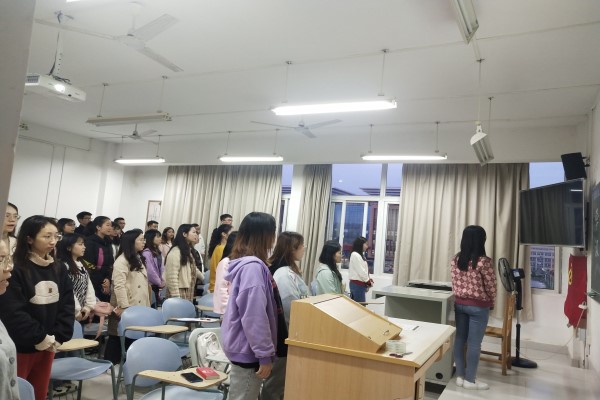 马克思主义学院2018级思想政治教育第一团支部顺利召开“学好百年党史，汲取奋进力量”主题团日活动