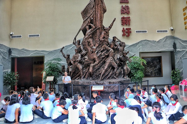  “大手拉小手，坚定信念跟党走”——卓然小学、广西师范大学马克思主义学院青马班党史研学实践活动