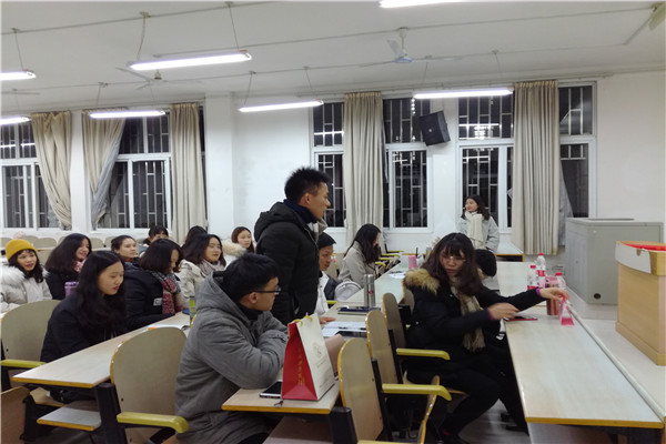 马克思主义学院研究生思政团支部举办“创享青春，学习表率”创新创业经验交流会