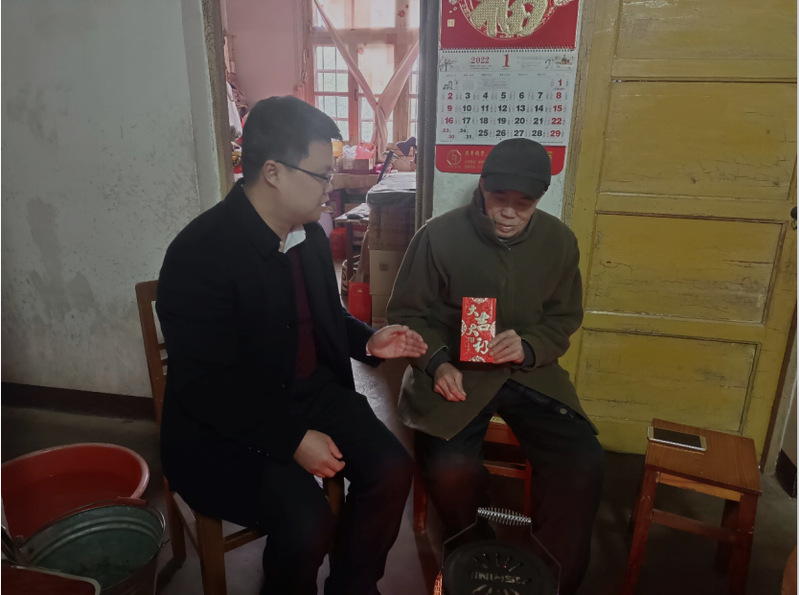 马克思主义学院党委开展元旦、春节走访慰问党员活动