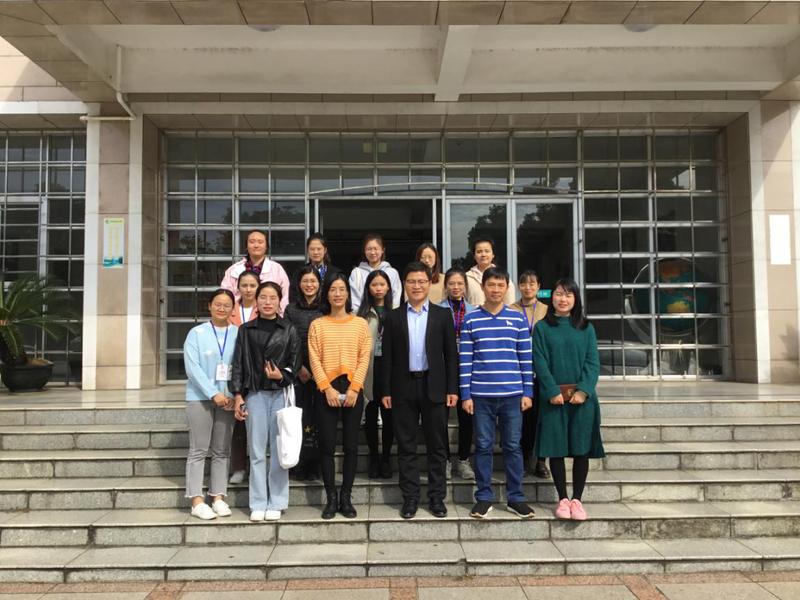 我院教师到十八中实习点看望实习生