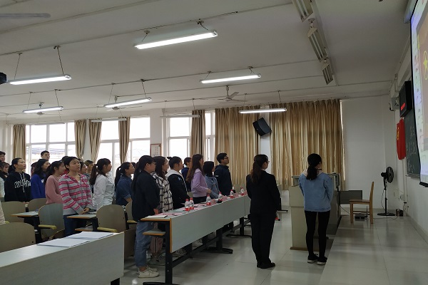 我院2017级思想政治教育第一团支部第三次民主推优大会暨第一次入党积极分子民主评议会顺利举行