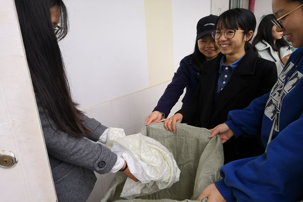 我院18思政第一团支部“伴雷锋精神同行，树马院学习新风”之旧衣募捐活动顺利开展