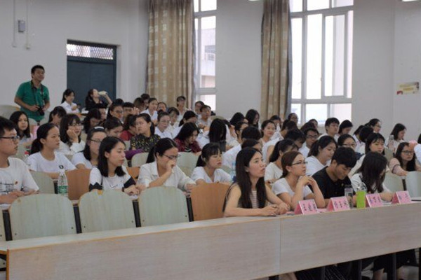 马克思主义学院举办第三十三期入党积极分子培训班朗诵比赛