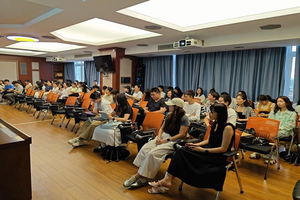 马克思主义学院举行“望道讲堂”第123讲：《“推”“敲”自有精品出——关于论文写作中的若干问题》