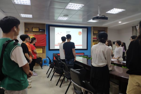 马克思主义中国化专业团支部顺利举办“迎七一华诞，颂伟大祖国”主题团日活动