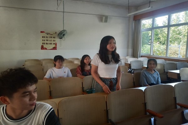 研究生综合第一党支部顺利召开“担当青春使命 开创美好未来”党组织生活会暨新老成员见面大会