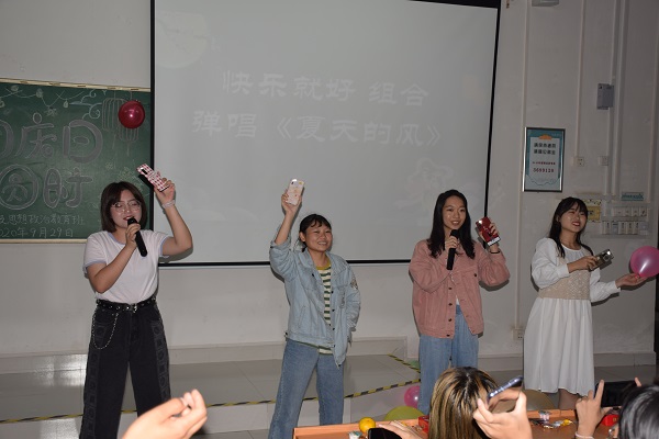 马克思主义学院2020级新生成功举办“双节同庆日，思政团圆时”主题晚会