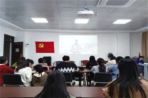 研究生学科思政专业党支部顺利开展“学习榜样精神，传承榜样力量”主题学习活动