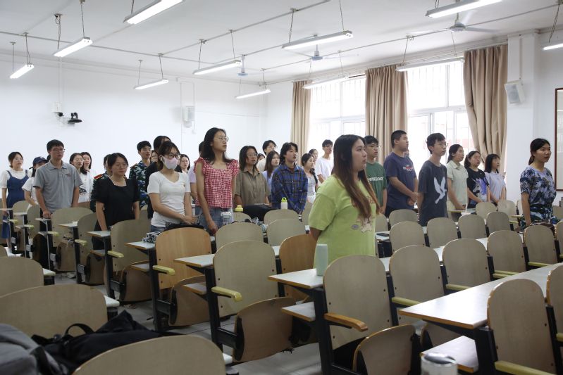 马克思主义学院顺利召开2023-2024学年第一学期第一次团支书例会暨团的十九大精神宣讲会