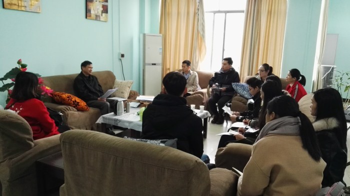 学院党委书记为研究生入党对象宣讲党的十九大精神