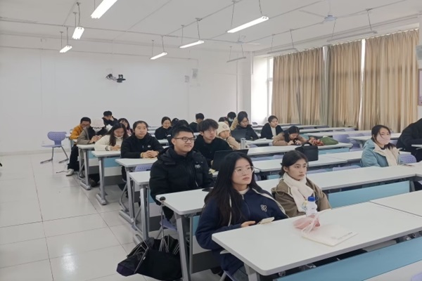 马克思主义学院召开2023-2024学年第二课堂工作推进会暨“到梦空间”培训会