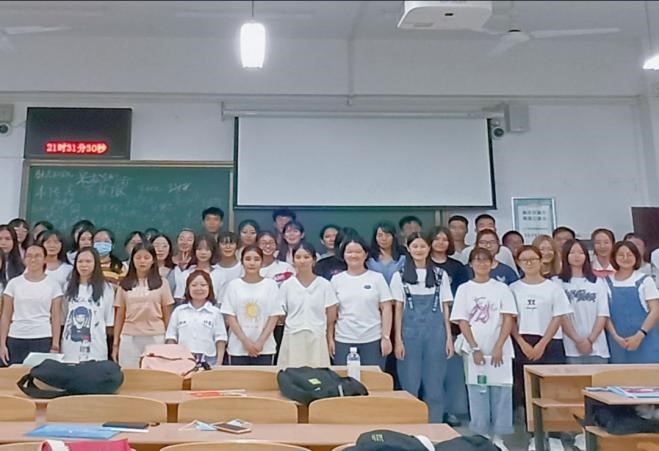社会舞台显担当，鲲鹏展翅凌万里——2020级思想政治 教育第二团支部风采展示