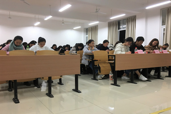 存优去拙 砥砺前行——马克思主义学院2017级思想政治教育第一团支部顺利开展组织生活会