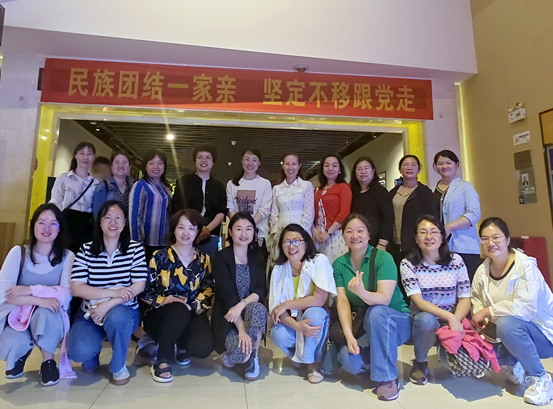 马克思主义学院分工会开展母亲节活动