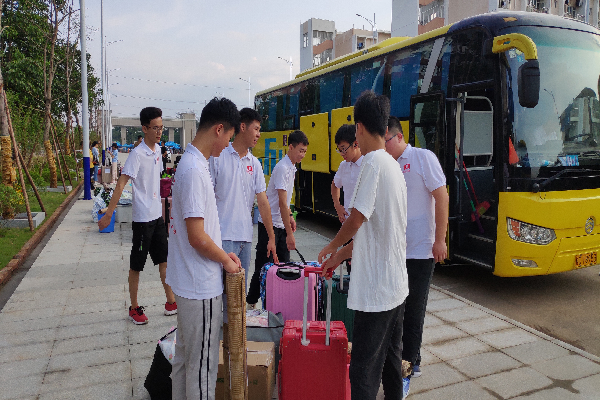 马克思主义学院领导班子全体成员欢送2018级本科教育实习同学