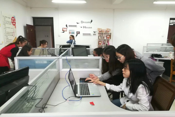马克思主义学院师范生技能大赛暨2018年度广西师范大学师范生教学技能大赛决赛顺利举行