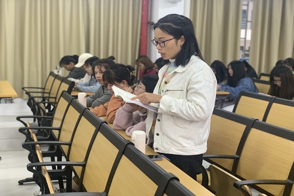 马克思主义学院本科生政教专业党支部召开“学史增信，推动专业学习向实向好——党史学习教育专题读书班”主题党日活动