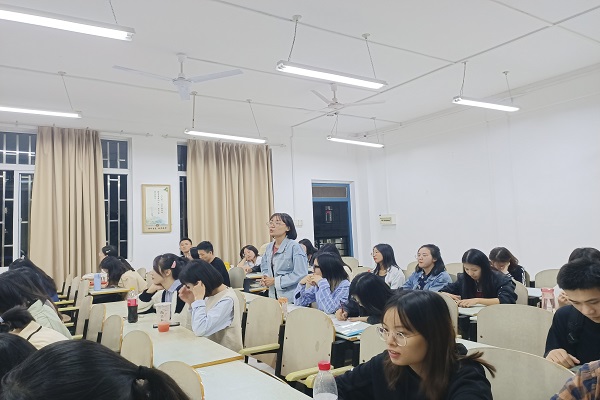 马克思主义学院研究生思政党支部开展《中华人民共和国反间谍法》宣传教育活动