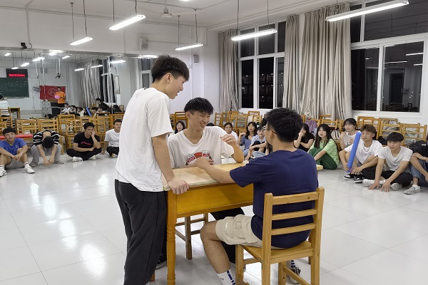 2021级思想政治教育第四团支部联合体育与健康学院2021级体育教育第四团支部共同举办“体育健康美好生活，思想相遇你我相知”联谊活动