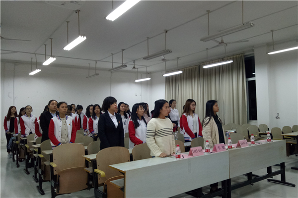时说十九大 共赴新征程——2016级思想政治教育第二团支部开展系列主题团日活动