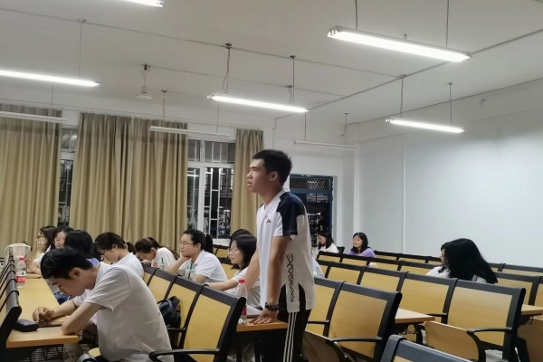 2020级思想政治教育第一团支部顺利举办“学党史 知党情 跟党走”主题团日活动