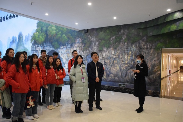 马克思主义学院组织开展学生干部廉政教育活动