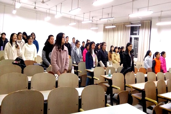践行新思想 拥抱新时代——马克思主义学院2016级思想政治教育第一团支部顺利开展组织生活会