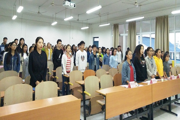 “聚焦十九大 不忘初心跟党走”主题团日活动圆满结束